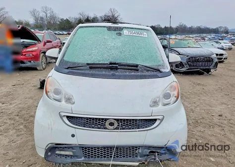 2013 Smart Fortwo Passion z USA, uszkodzony, nr VIN WMEEK3BA1DK649521